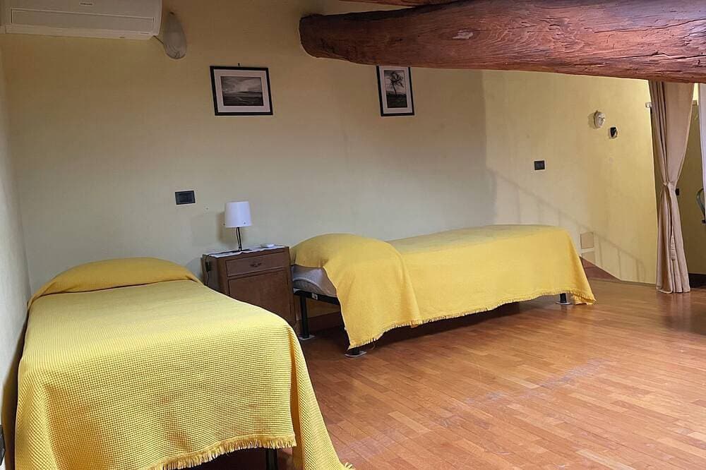 Foto 4 von 30: Altes mittelalterliches Dorf nahe Florenz, Chianti-Hügeln, 6 Räume 8 Personen