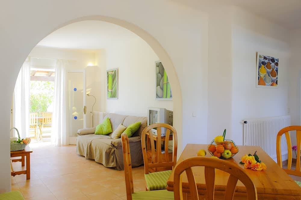 Foto 10 von 18: Einfaches Ferienhaus Corb Mari, 6 Personen, Pool und Garten, Strandnah 200 Meter