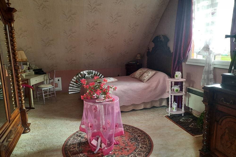 Les Bosquets: A Charming Bed and Breakfast Where Pets Are Welcome 1
