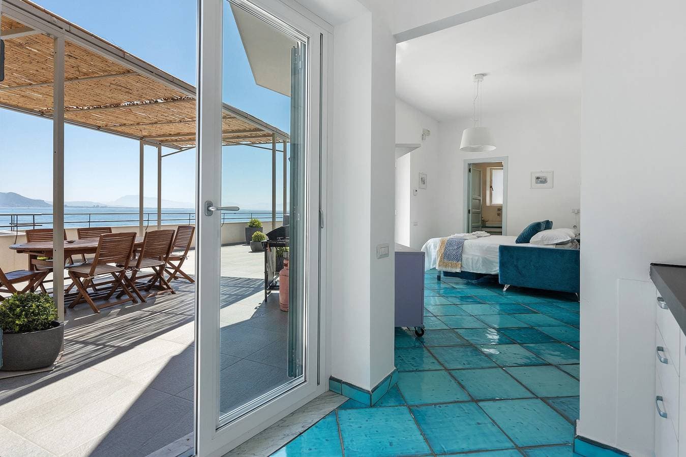 Foto 13 von 40: Villa 'Luxury A Strapiombo Sul Mare' mit Meerblick, Wi-Fi und Klimaanlage