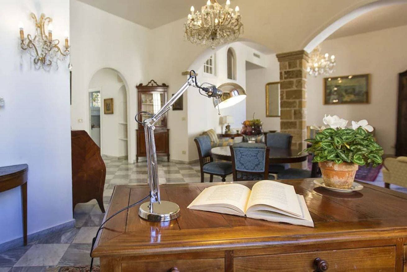 Foto 5 von 49: Repräsentative Wohnung Historisches Zentrum Palazzo D'Albis 3 Zimmer und 2 Bäder