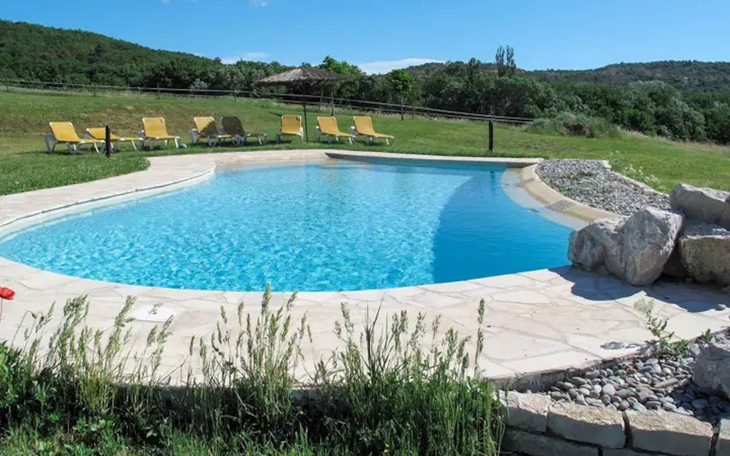 Foto 3 von 45: Charmante Villa in Saint-Maime mit Privatpool
