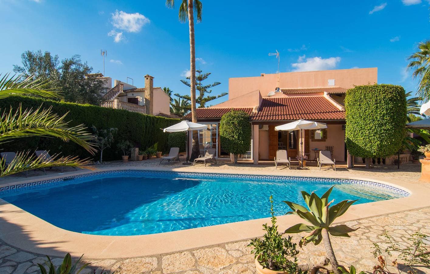 Foto 4 von 52: Sonnige Terrassenwohnung mit Pool 2,5 km vom Strand Cala Morlanda entfernt