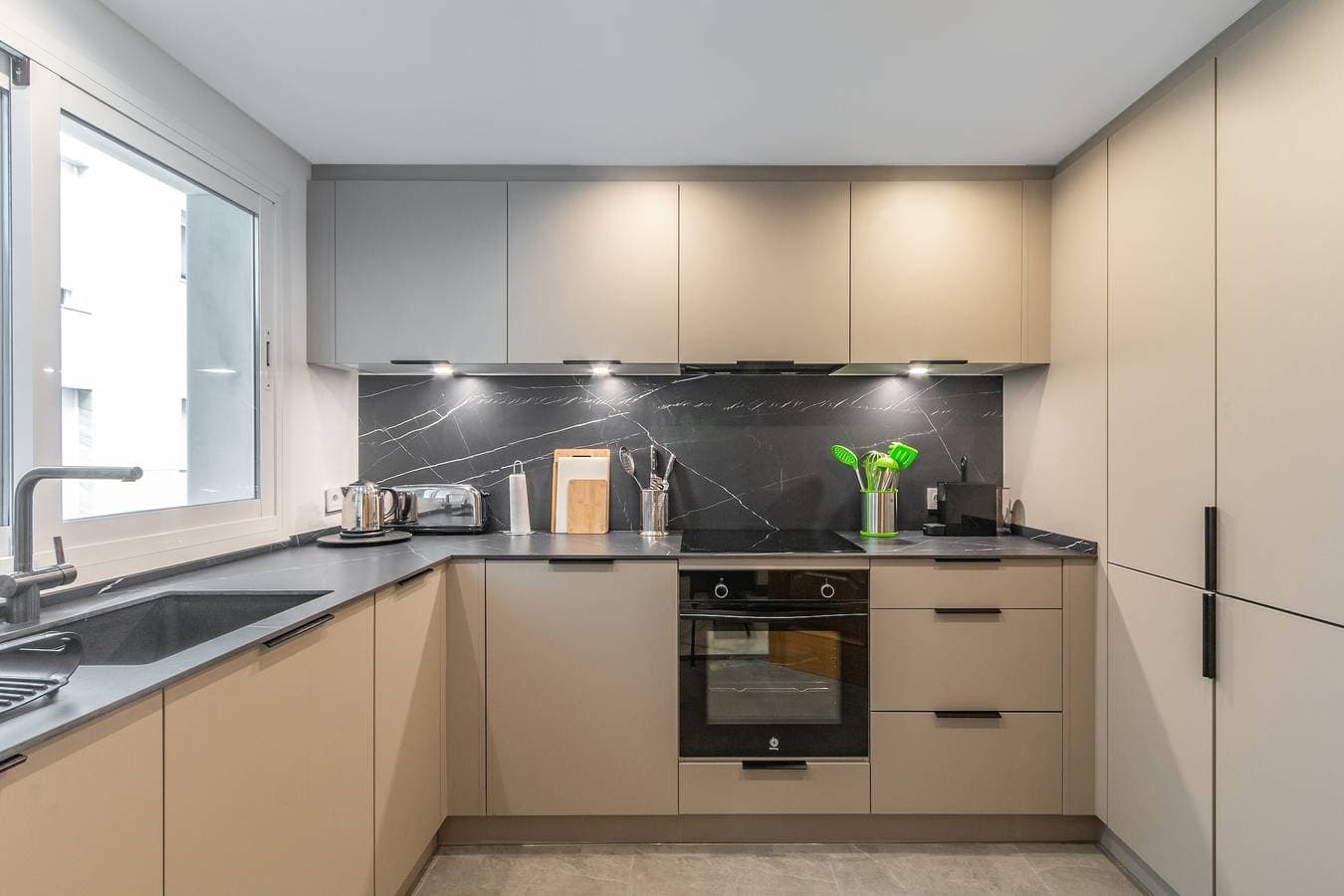 Foto 8 von 30: Deluxe-Apartment 'Gran Marbella' mit Bergblick, WLAN und Klimaanlage