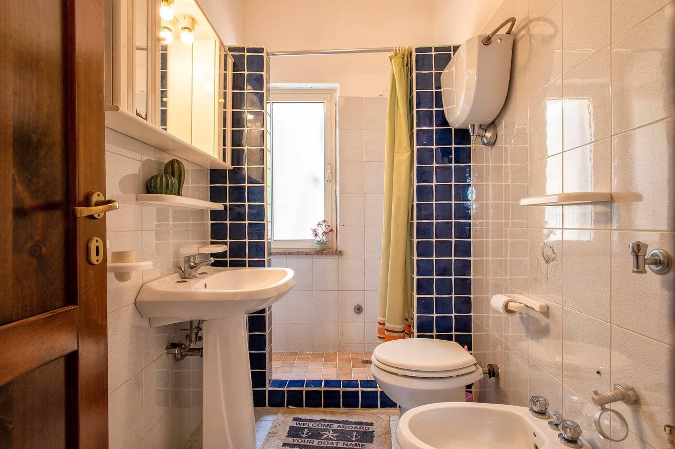 Foto 10 von 30: Ferienwohnung "Panoramico Isola Rossa" mit Meerblick, privater Terrasse und Klimaanlage