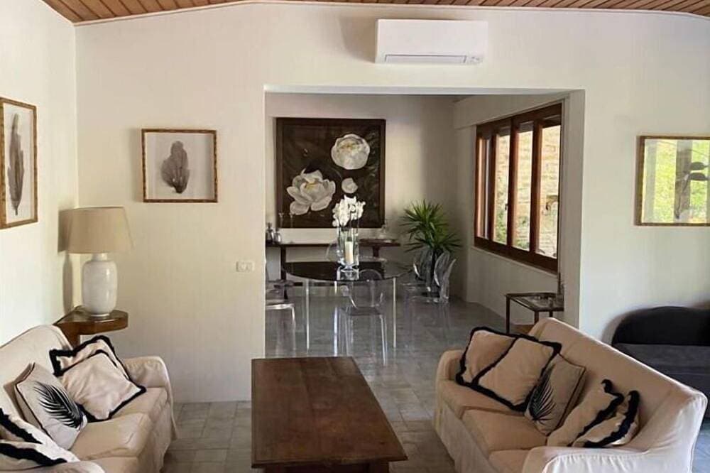 Foto 8 von 30: Villa in Roccamare mit 6 Schlafzimmern 14 Schlafplätzen