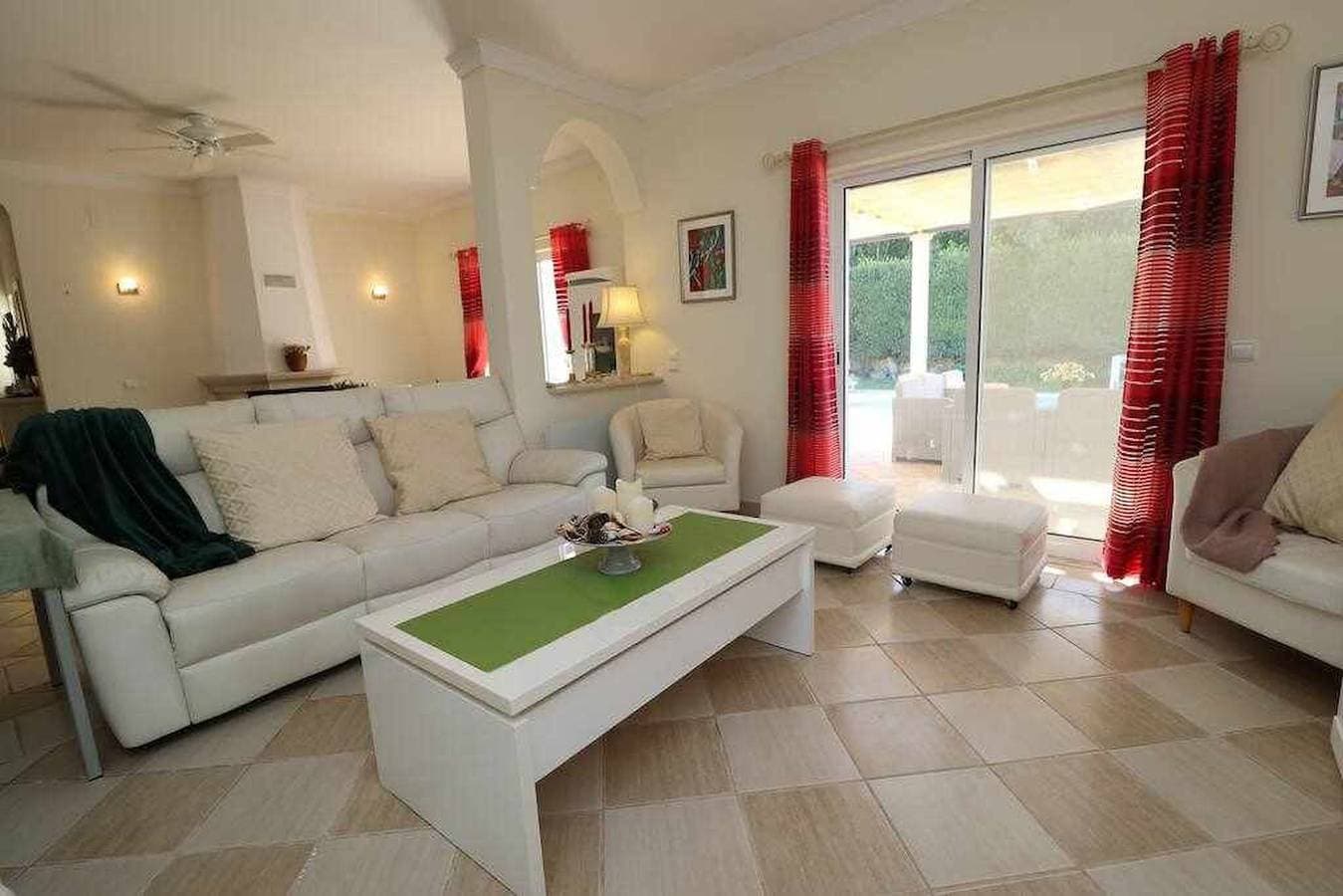 Foto 6 von 58: Villa Jóia · Moradia V3 Privada com Piscina - Boli