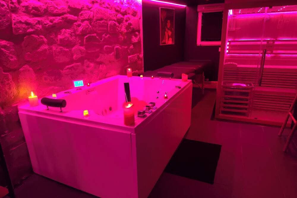 Foto 6 von 30: La Cachette Secrete - Love Room Caen