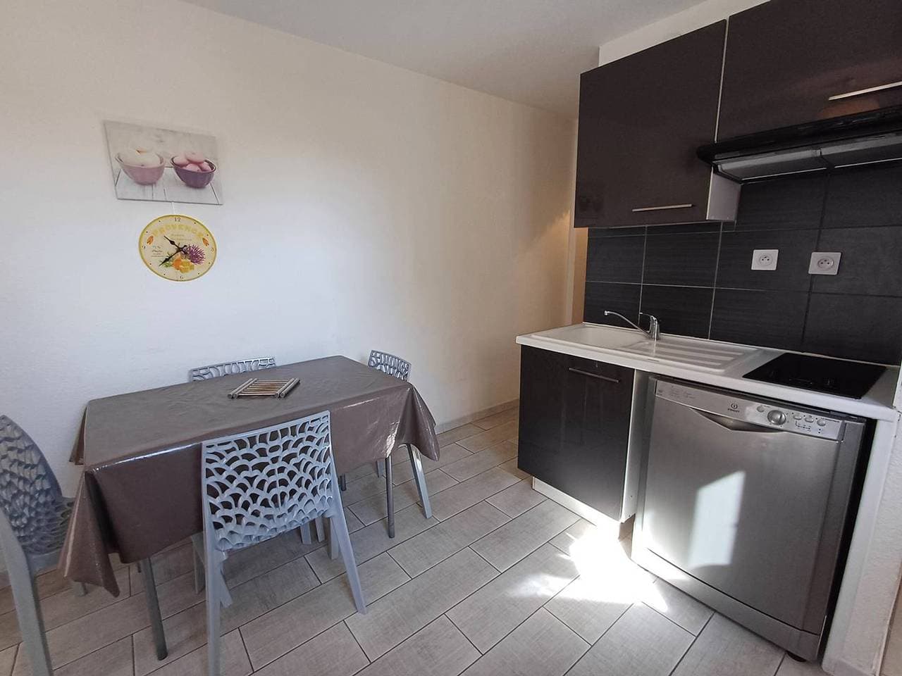 Foto 6 von 11: Gemütliches 2-Sterne-T2-Apartment mit Parkplatz in der Nähe des Thau-Sees