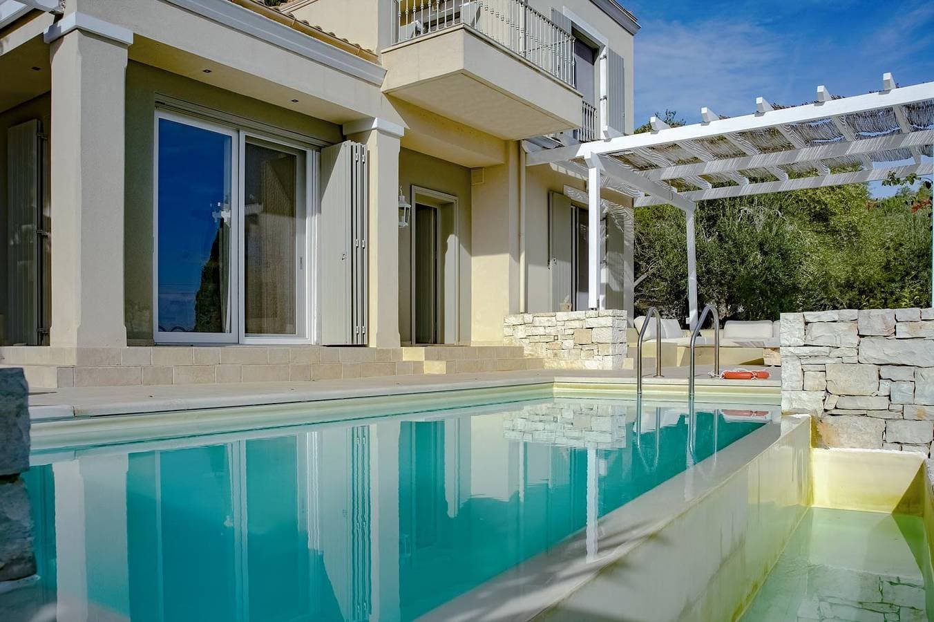 Foto 6 von 24: Villa für 4 Personen mit Balkon