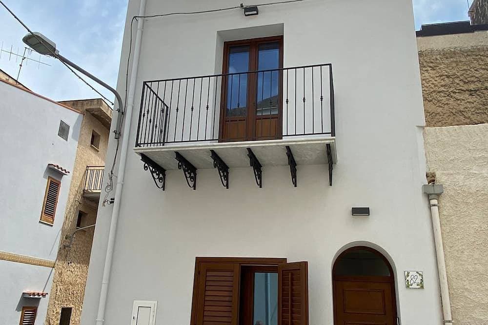 Renovated Holiday House in Castellammare del Golfo - Historic Center 1