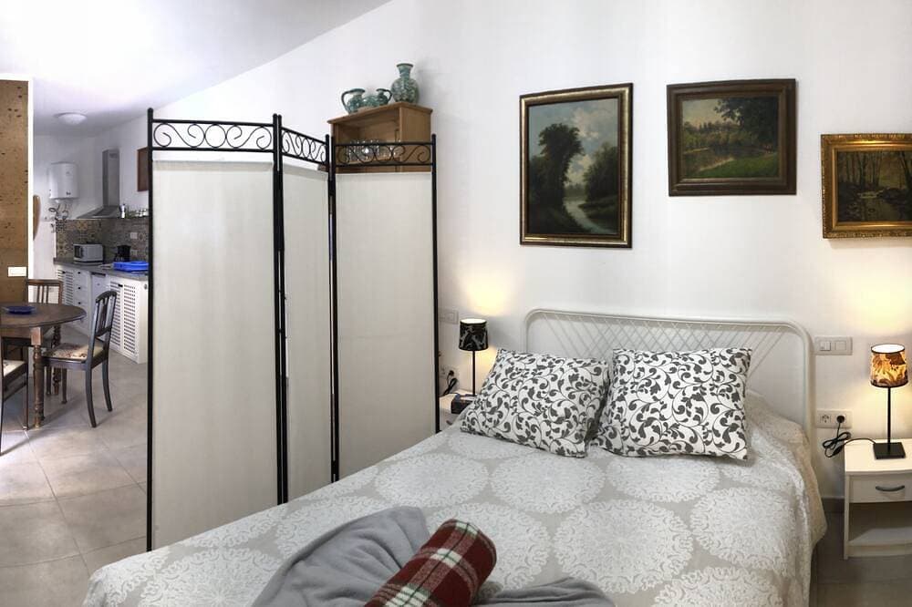 Dorfshaus komplett renoviert 4 Appartements mit Innenhof in Arico Viejo. B 1