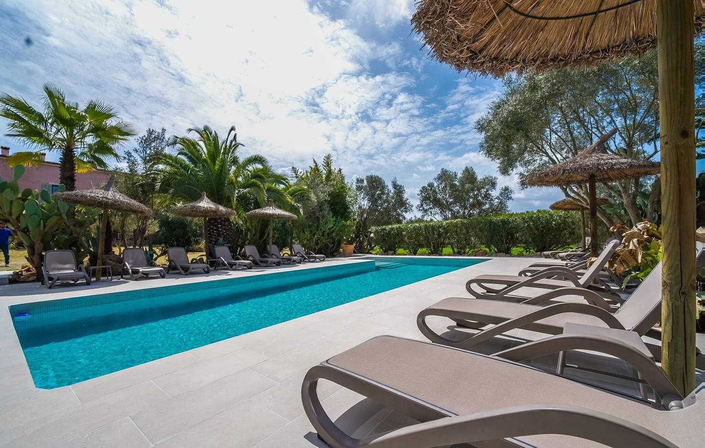 Foto 11 von 26: Jornets Terrassenwohnung mit Pool und Grill