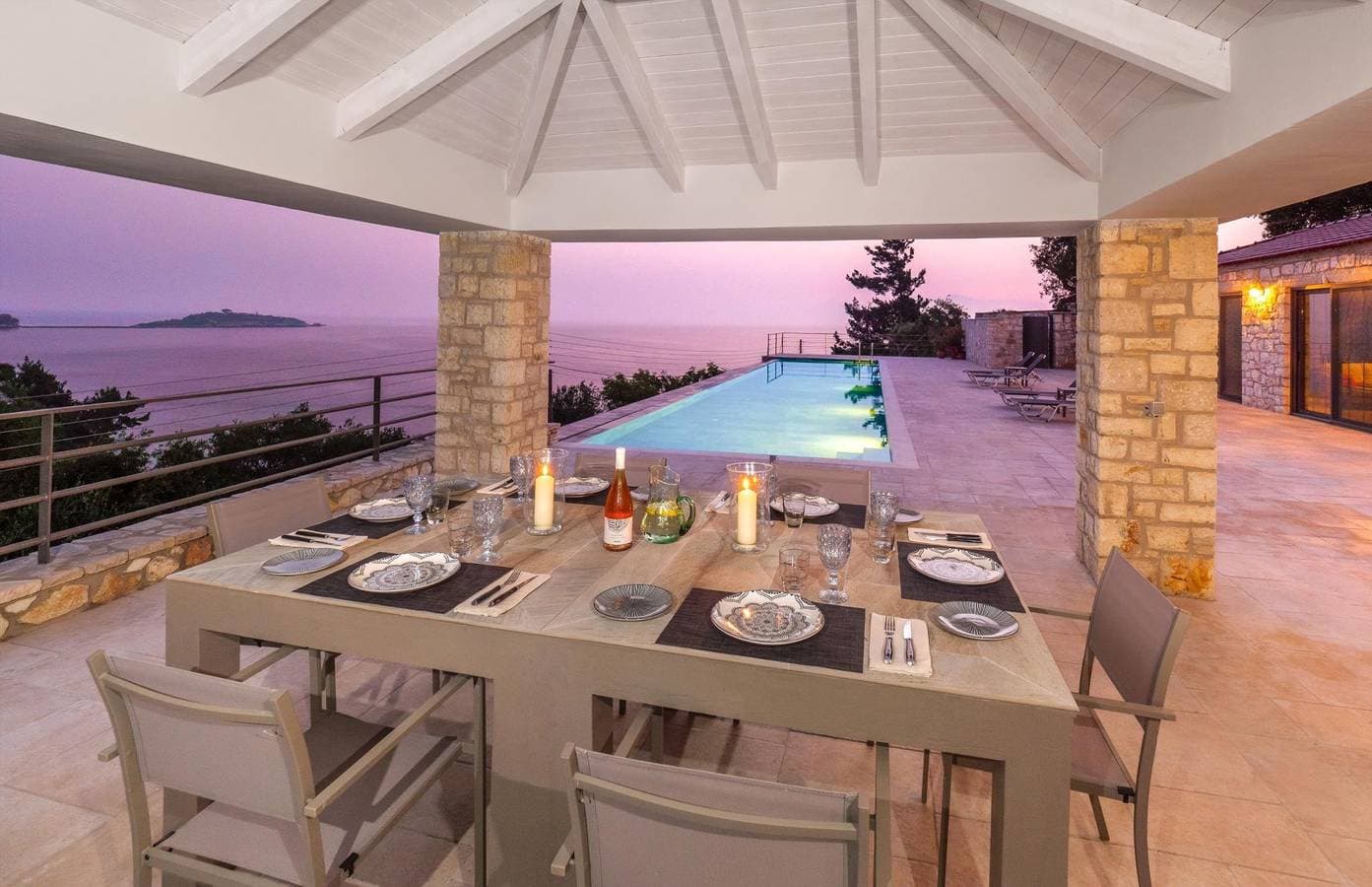 Foto 9 von 23: Charming Villa with 20m Infinity Pool & Sea Views near Beach