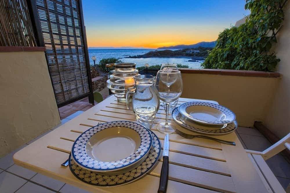 Studio Waterfront Cala Caterina, Villasimius, direct access to the beach, Wi-Fi 1