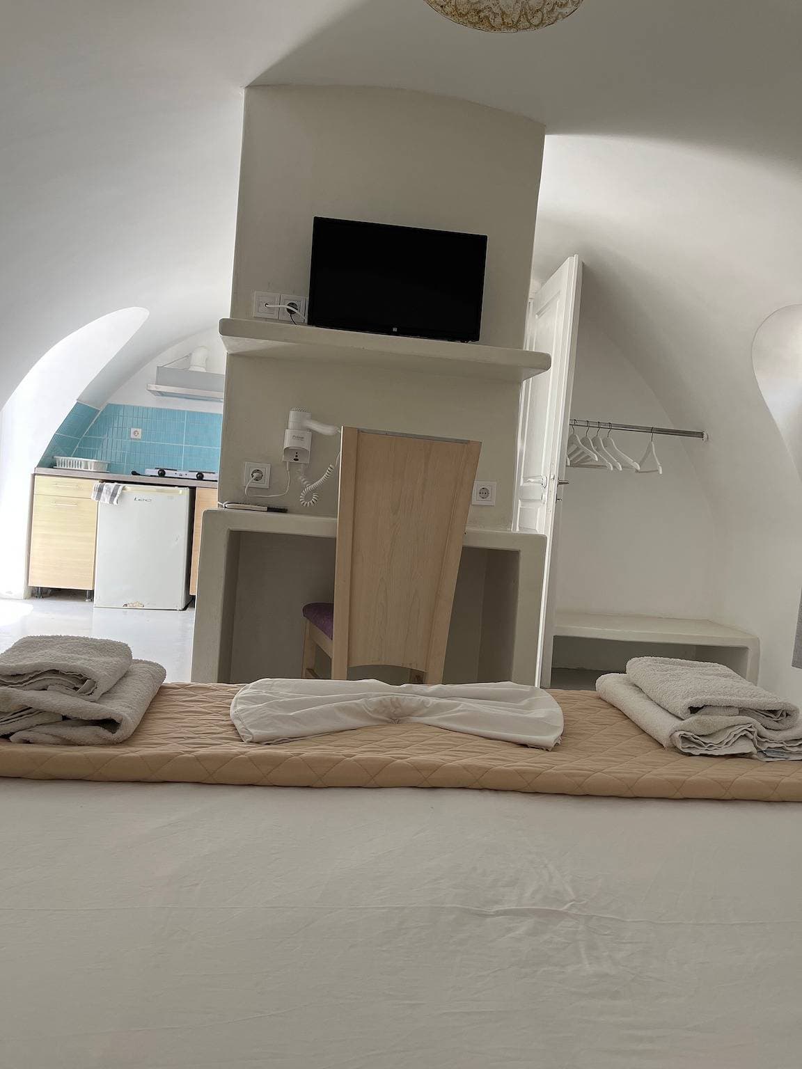 Foto 13 von 17: Studio-Apartment 'Double Room - 302' mit Meerblick, WLAN und Klimaanlage