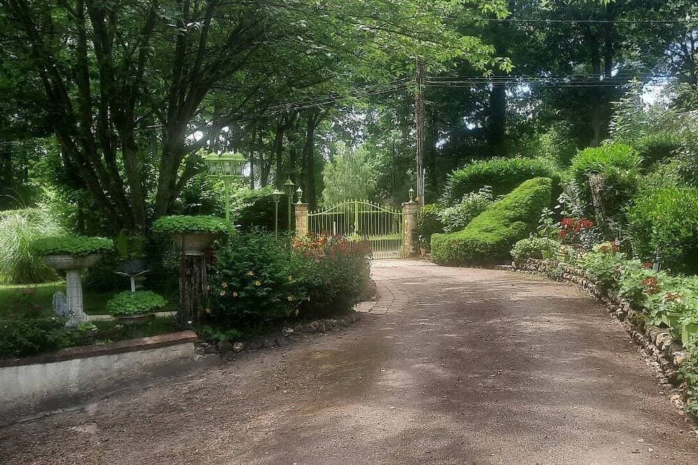 Foto 6 von 16: Les Bosquets: A Charming Bed and Breakfast Where Pets Are Welcome