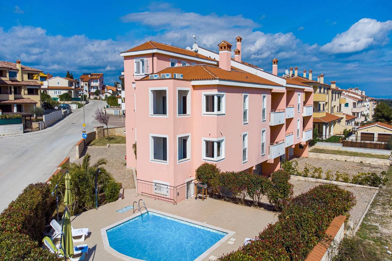 Foto 11 von 33: Apartments Lotus mit Pool by Istrabook