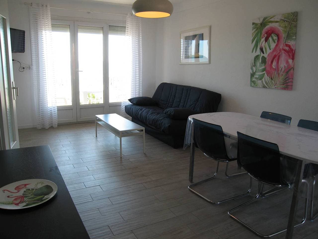 Foto 8 von 18: Renovierte 2-Zimmer-Wohnung, 4 Schlafplätze, Parkplatz, am Strand, Zentrum von Saint-Cyprien
