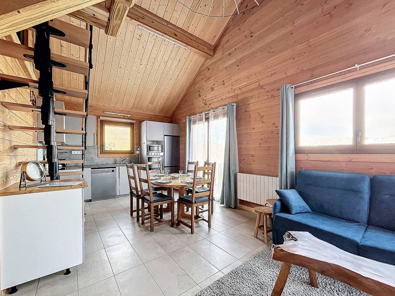 Foto 3 von 19: Komfort-Chalet 6 Pers. mit Parkplatz und WLAN in Le Corbier