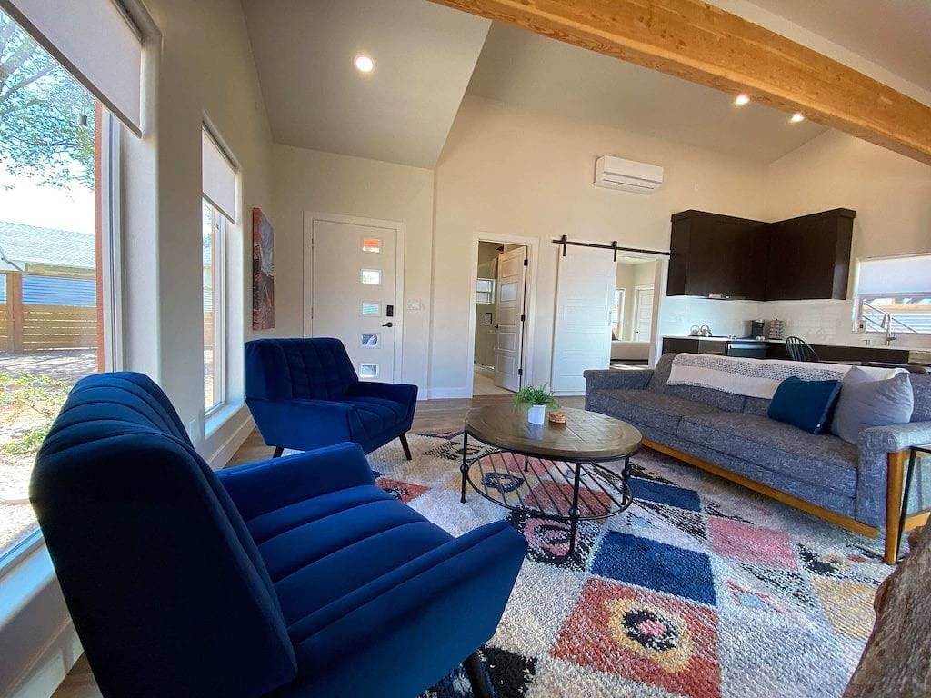 Foto 11 von 50: Luxe stay in Kanab with stargazing rooftop deck, pool & hot tub