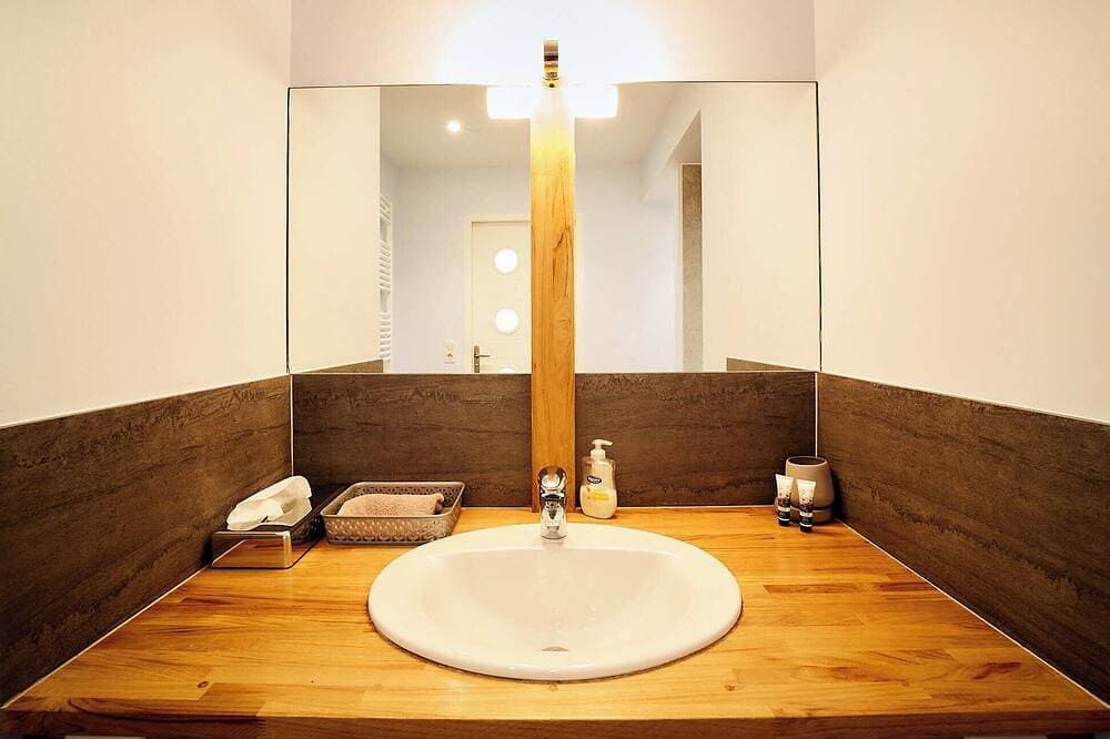 Foto 8 von 30: L'Albatros—Le Clos des Hirondelles. Vacation rental with private spa and garden