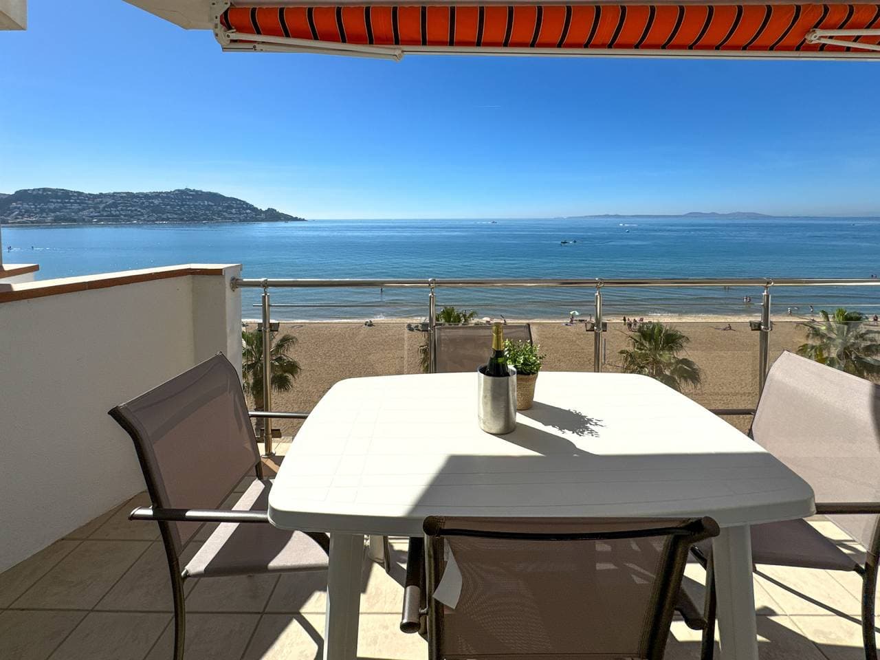 Foto 2 von 27: Ferienwohnung für 4 Personen mit Terrasse