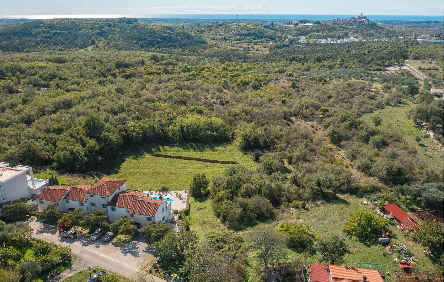Foto 3 von 46: Gemütlich, 2 km von Buje entfernt: Pool, WLAN und Parkplätze in einem geräumigen Apartment