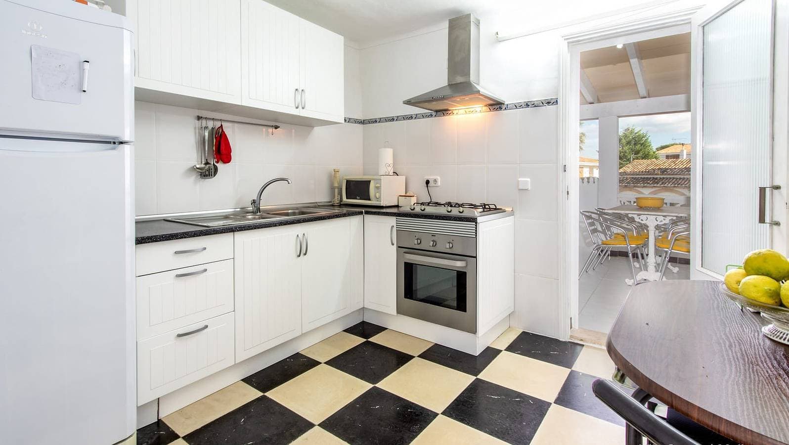 Foto 9 von 37: Ferienwohnung für 4 Personen mit Garten
