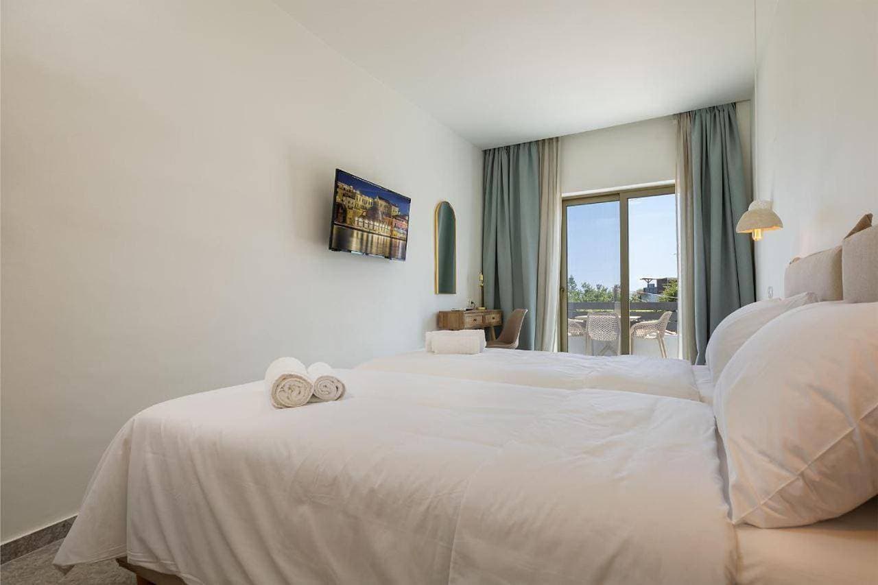 Golden sea suites 1