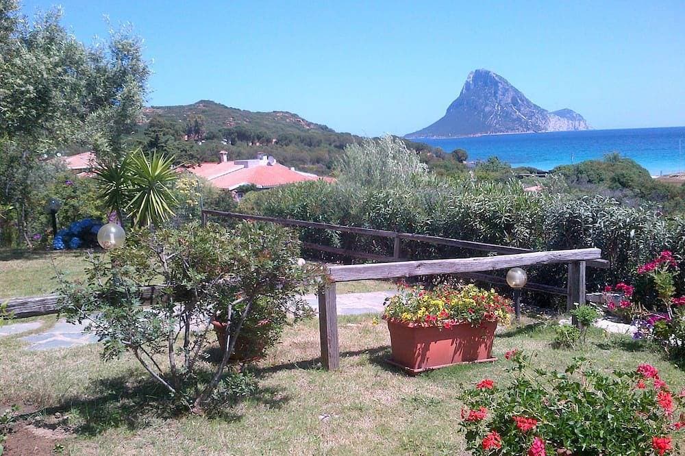 Foto 12 von 30: Haus 80 m vom Strand entfernt, mit Garten und Terrasse mit Panoramablick auf das Meer