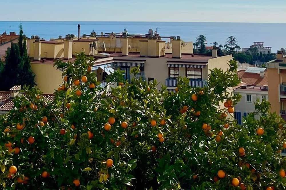 Foto 13 von 17: Magnificent 2p apartment in a villa with sea view, terrace & private parking.