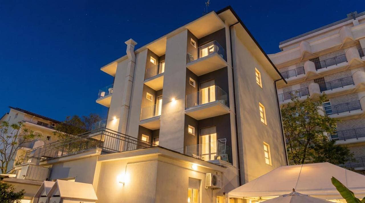 Foto 5 von 13: Economy Double or Twin Room