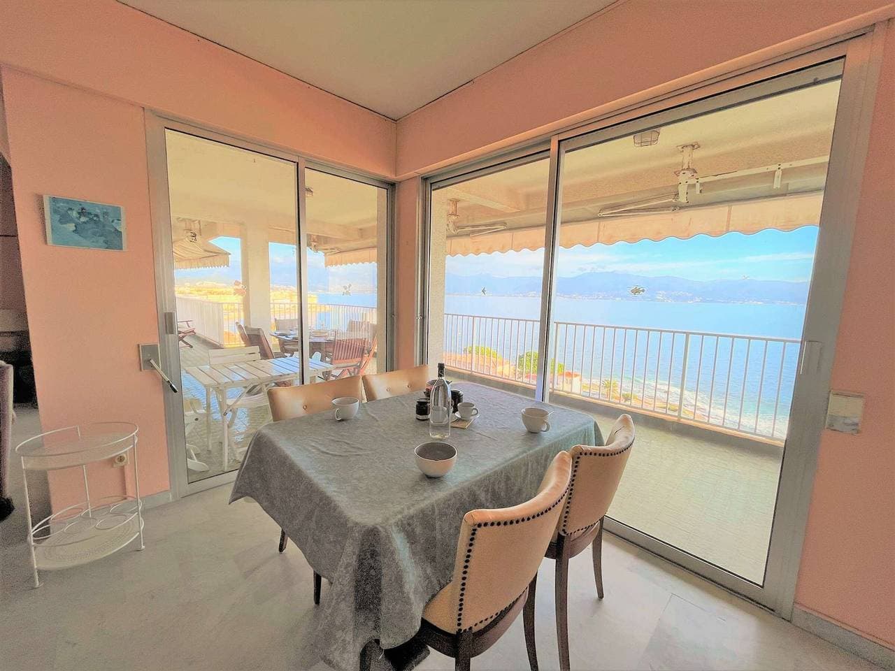Foto 4 von 25: Geräumige 4-Zimmer-Wohnung mit Terrasse, Klimaanlage und Parkplatz in Ajaccio