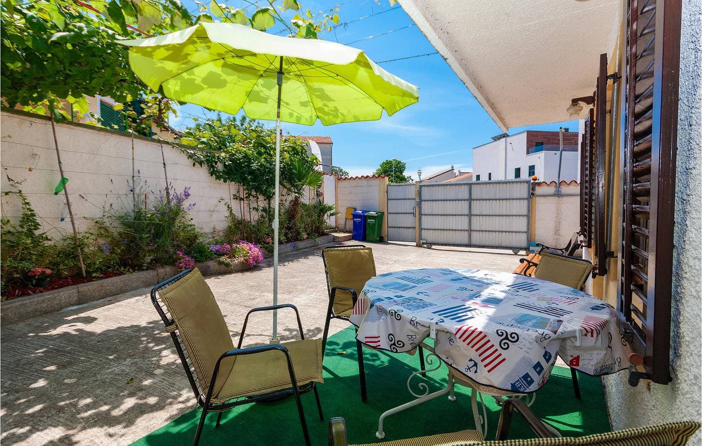 Foto 8 von 27: Charmantes Apartment mit Terrasse, WLAN und Parkplatz in der Nähe von Bijela Plaža