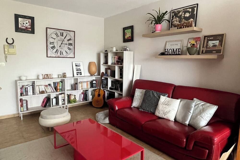 Foto 4 von 8: Apartment in quiet residence near Spain and the ocean