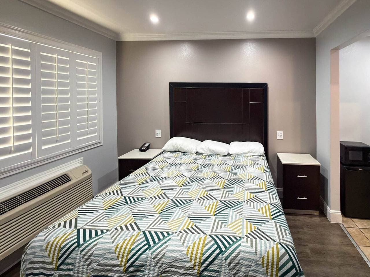 Foto 6 von 22: 1 Kingsize-Bett | Nichtraucher, Kühlschrank