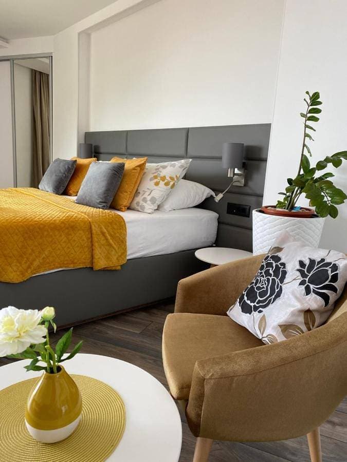 Foto 3 von 16: Two-Bedroom Apartment with Terrace and Sea View