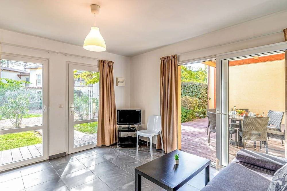 Foto 8 von 30: Schöne Wohnung für 6 Gäste mit Klimaanlage, Pool,  W-Lan, TV, Terrasse und Haustiere erlaubt