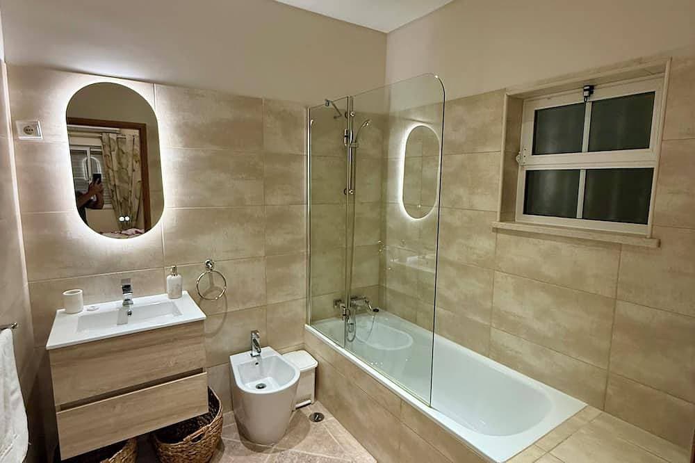 Foto 6 von 30: Luxury Villa Set In Its Own Grounds, 4 Bedroom 4 Bathroom With Heated Pool,