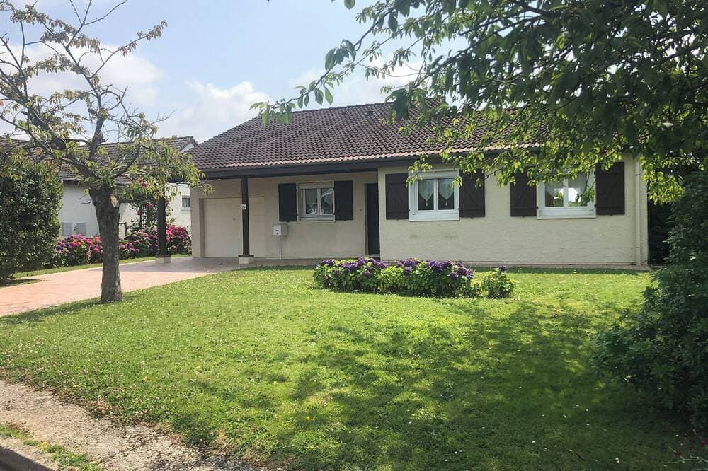 Foto 8 von 16: House 3 bedrooms Garden south view Fields Carrefour School Swimming pool Bus Rouen on foot