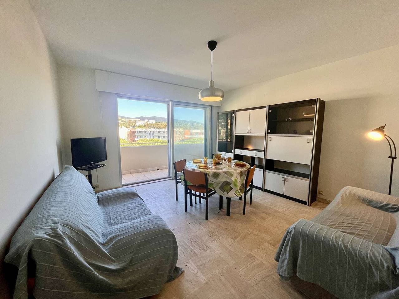 Foto 2 von 17: Cavalaire: 2-Zimmer-Wohnung, 300m zum Strand, Klimaanlage, Balkon
