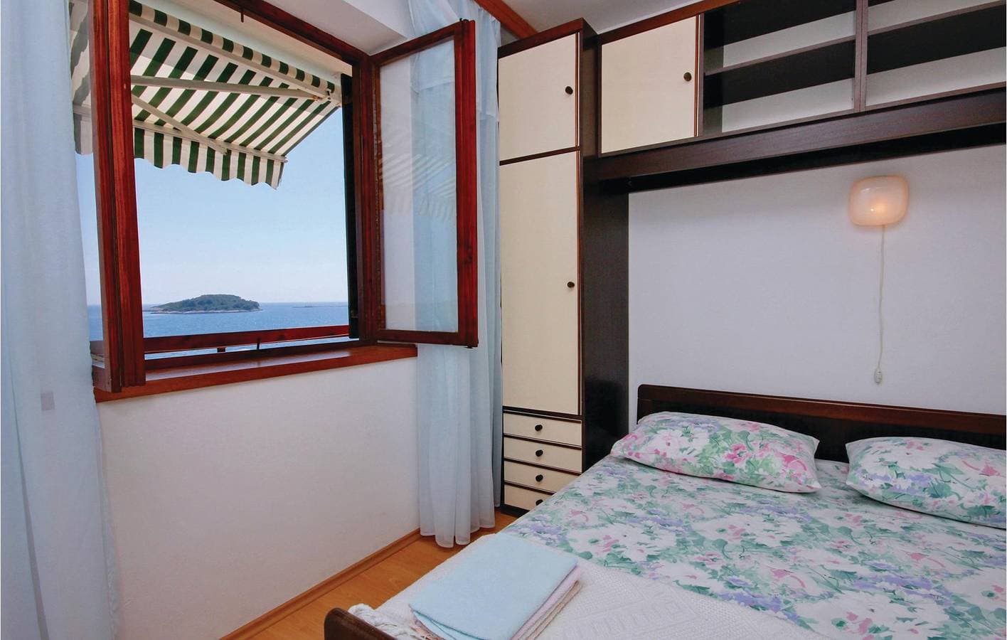 Foto 13 von 26: Gemütliche Ferienwohnung mit WLAN, Klimaanlage und Terrasse – 1000 m vom Strand Jabna entfernt