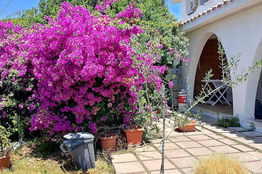 Foto 7 von 10: Villa bifamiliare con giardino  con tre camere da letto a 300 Mt dalla spiaggia