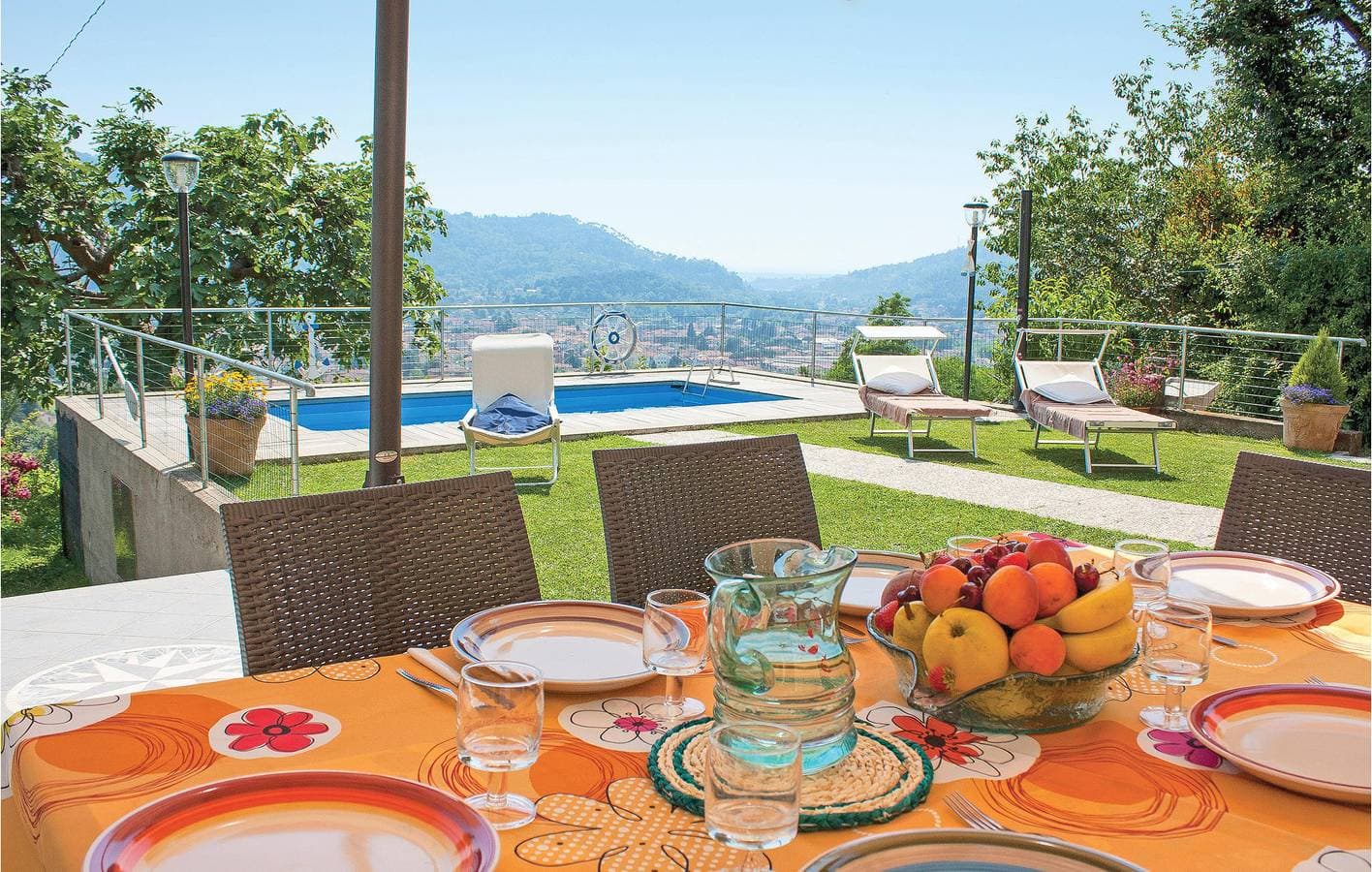 Foto 4 von 21: Garten-Pool-Wohnung in Camaiore mit Parkplatz & WiFi.