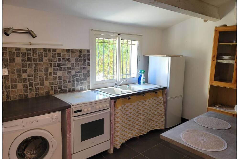 Foto 9 von 14: Apartment in villa on shady plot, near Bastia town center, parking.