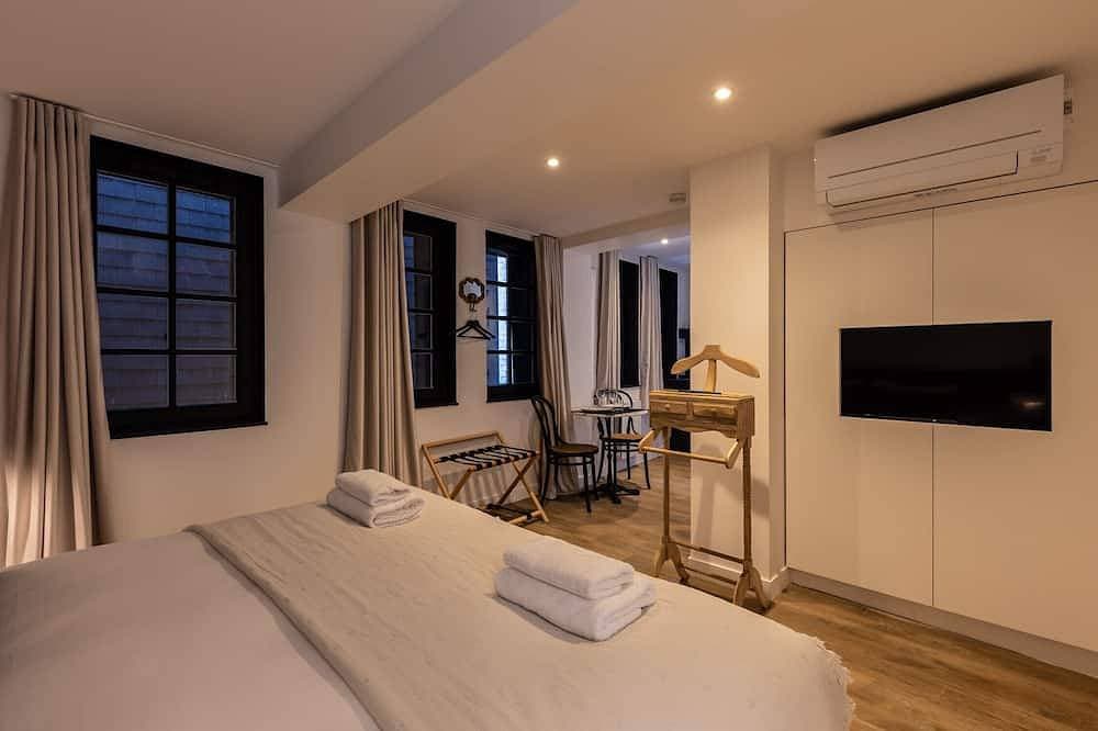 Foto 8 von 27: Passocean 1 - Suite in the Heart of Honfleur - Kingsize Bed - Airco