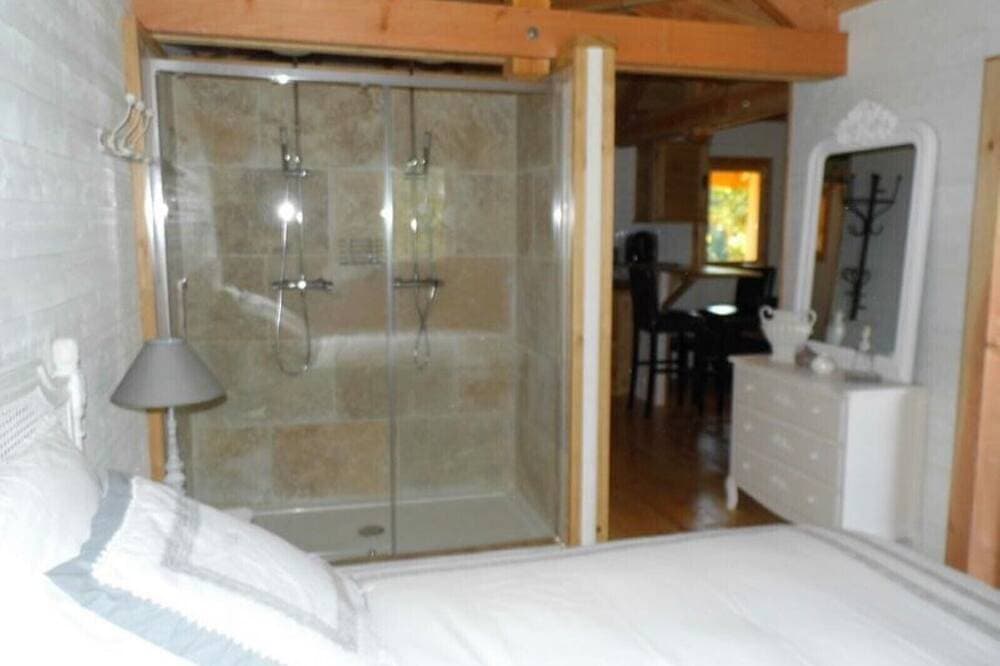 Foto 2 von 14: Kabine-Deluxe-Whirlpool-Blick auf die Landschaft-Gîtes de France