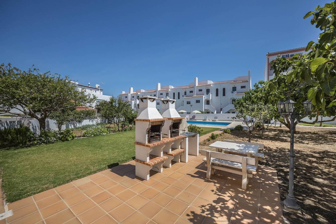 Foto 6 von 29: Ferienwohnung Villas Brites nº2 mit Gemeinschaftspool, Gemeinschaftsgarten und WLAN