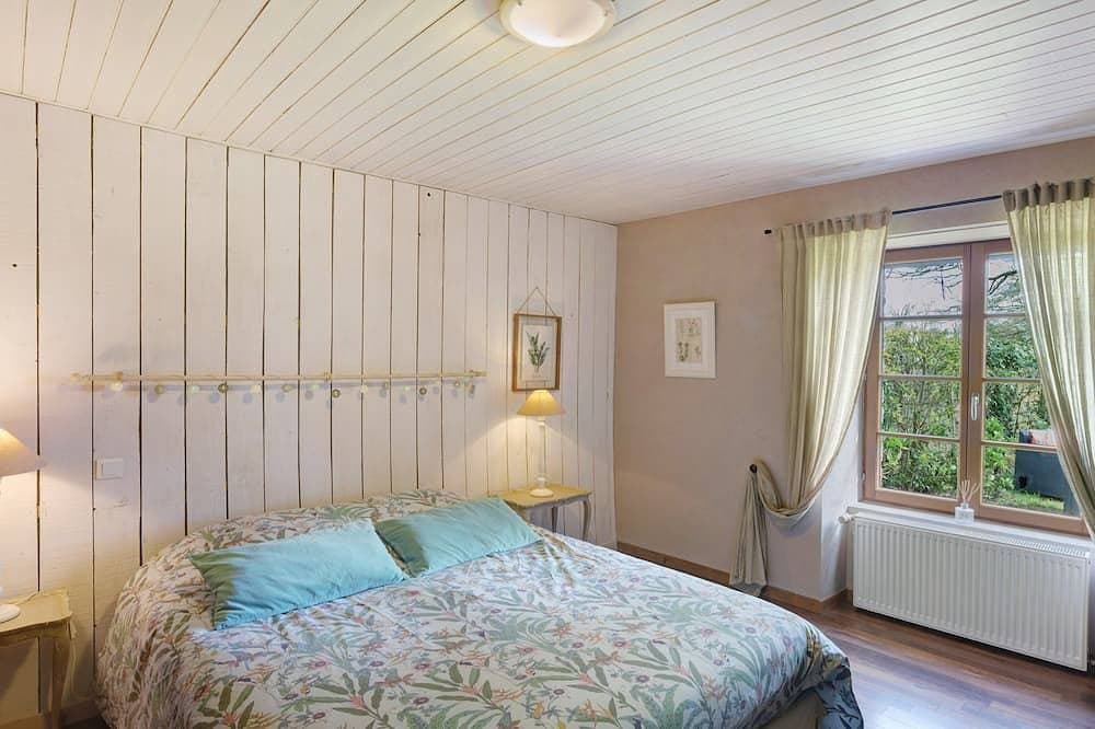 Foto 3 von 30: Ferienhaus „Gîte La Longère de Brocéliande“ mit privatem Garten